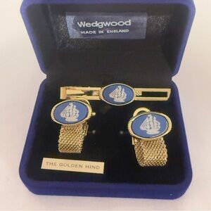 Wedgwood Collectable Portland Blue Jasperware Gold and Blue Cufflinks Set #11